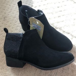 Toms Deia Black Booties